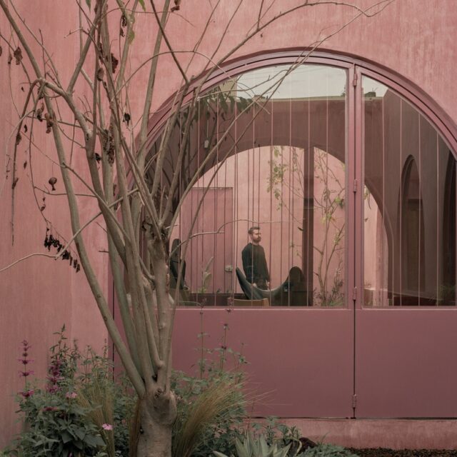 Casa Zempoala en México.
El proyecto es de o.d.e y las fotografías de Zaickz Moz.

@ode.archivo 
@zaickz.moz 

———————————————————————————
Más proyectos en
www.urbana-design.com.mx

Envía tus proyectos
contacto@urbana-design.com.mx