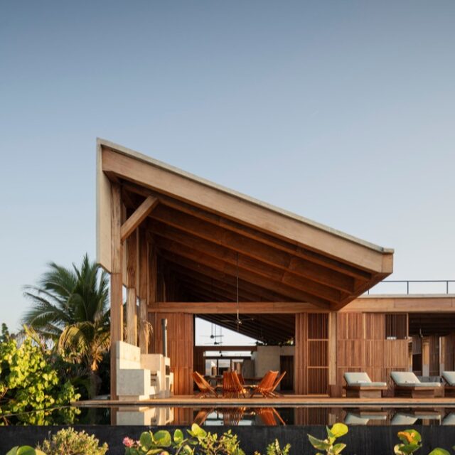 Casa Kani Ini en Puerto Escondido, México
El proyecto es de Taller Alberto Calleja y las fotografías de César Belio.

@taller_alberto_calleja 
@cesarbelio 

———————————————————————————
Más proyectos en
www.urbana-design.com.mx

Envía tus proyectos
contacto@urbana-design.com.mx