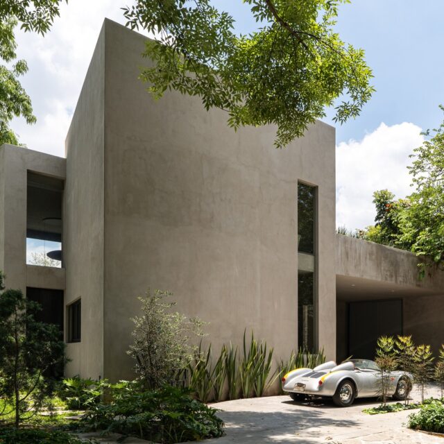 Casa LG en Zapopan, México
El proyecto es de Dosorozco + LASSALA estudio y las fotografías de María Lucia Feliz Yamuni y Guillermo R. Orozco.

@dosorozcomx 
@lassalaestudio 

———————————————————————————
Más proyectos en
www.urbana-design.com.mx

Envía tus proyectos
contacto@urbana-design.com.mx