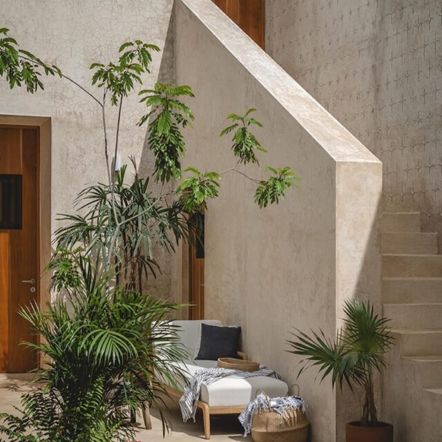 Casa Goliana en Mérida, Yucatán, México.
Obra de Workshop, Diseño y Construcción.
Fotografías de Manolo R. Solís.

@workshop_arquitectos 
@manolorsolis_fotografia 

———————————————————————
Más proyectos en
www.urbana-design.com.mx

Envía tus proyectos
contacto@urbana-design.com.mx